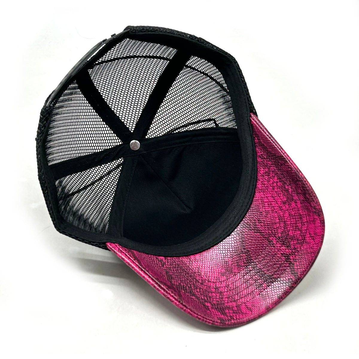 "SNAKE SKIN" Pink/Black Cap
