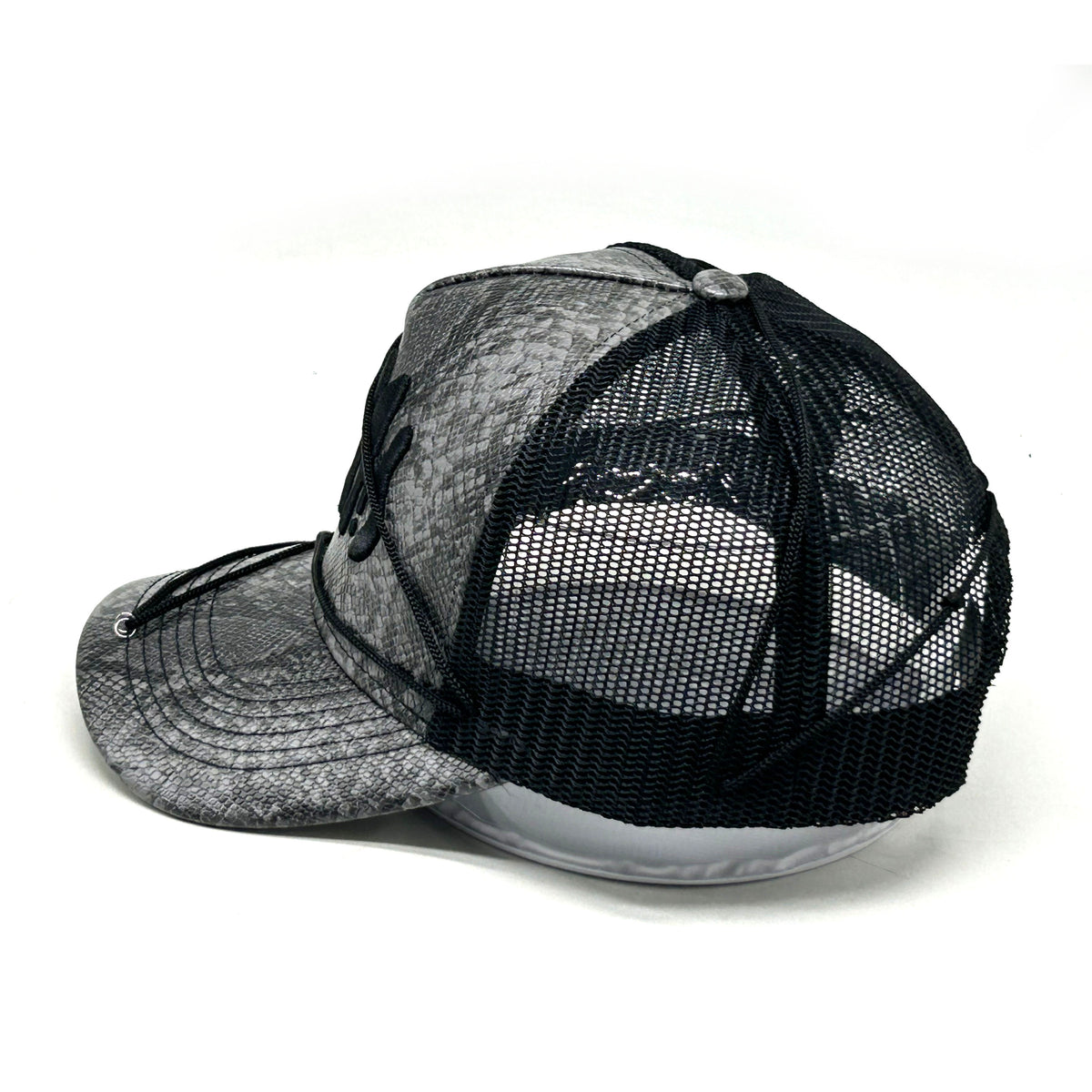 "SNAKE SKIN" Grey/Black Cap